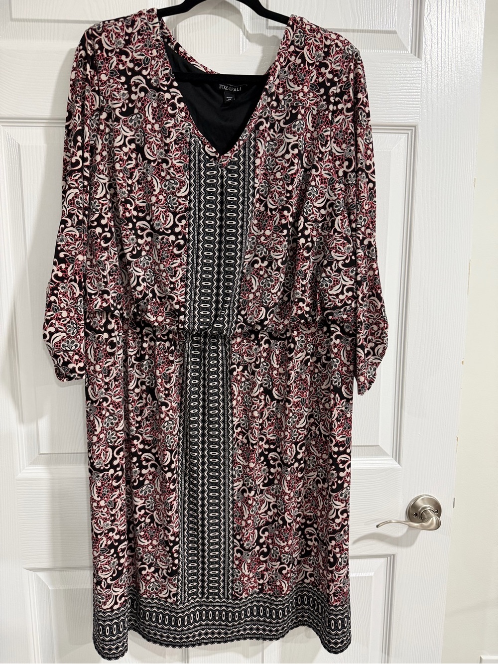 Roz & Ali Black and Burgundy Paisley V-Neck Midi Dress